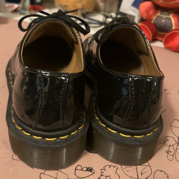 Doc martens shoes, worn only a few times. The shies are not damage at all - Picture 4 of 6